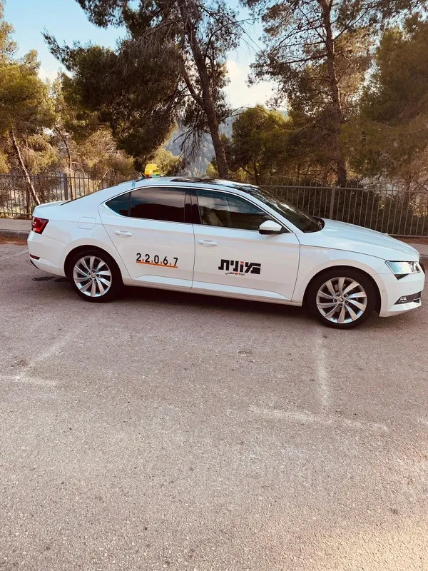 מונית של מוניות טבריה VIP